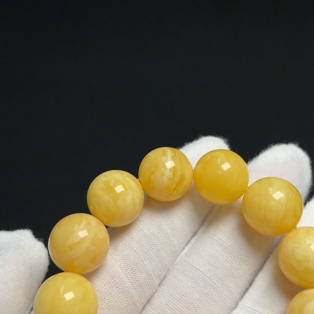 Amber Beeswax Bracelet, Total Weight Approx. 20.85g, Size About 13.9mm