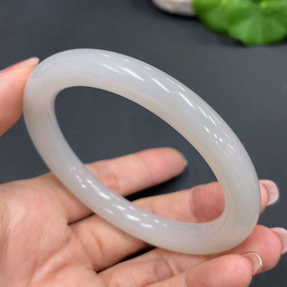 Hetian Jade Round Bangle . | Huiliu Certified