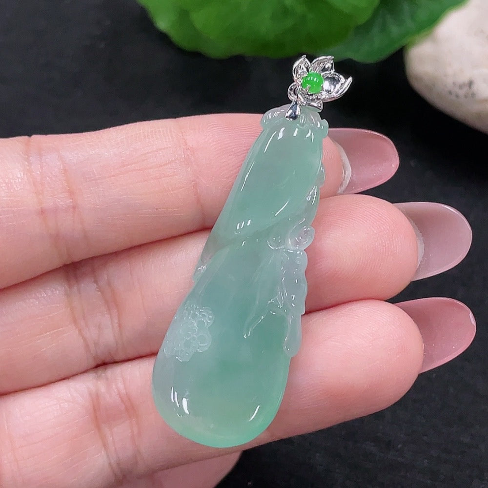 Jadeite Pendant 18K Gold Total Weight Approx. 9g