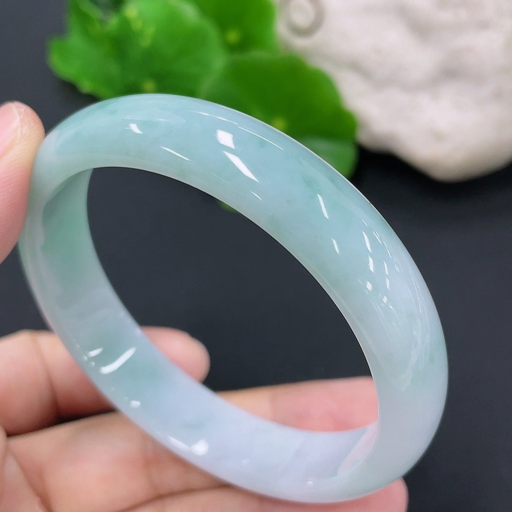Jadeite Round Bangle
