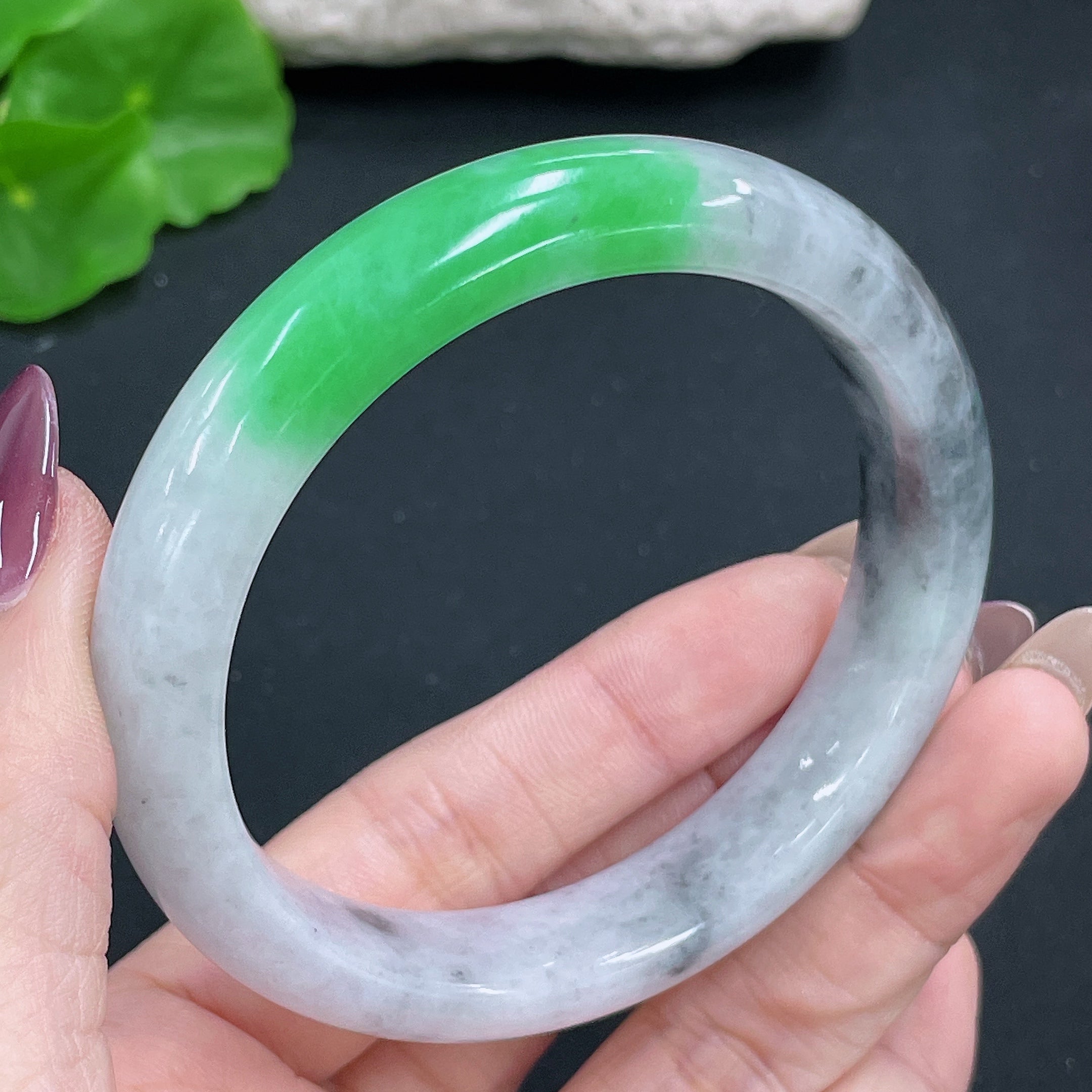 Jadeite round bracelet, total weight about 62.15g, size 59.4