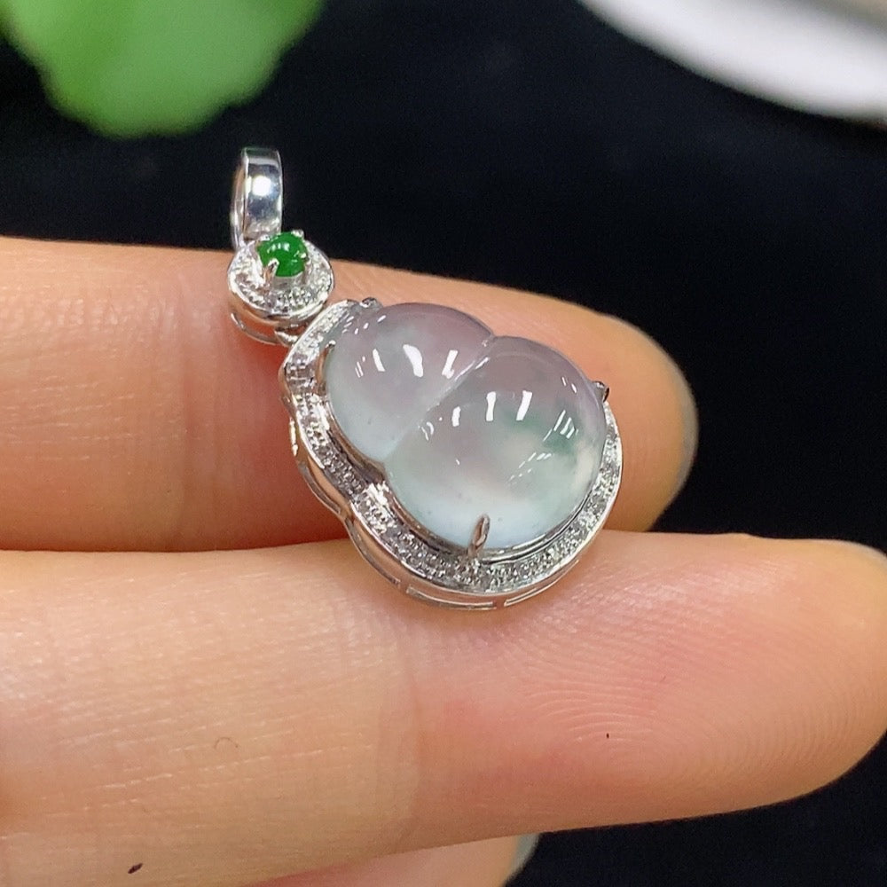 Jadeite Gourd Inlaid Pendant with 18k Gold and Diamond Accents, Total Weight Approximately 1.83g