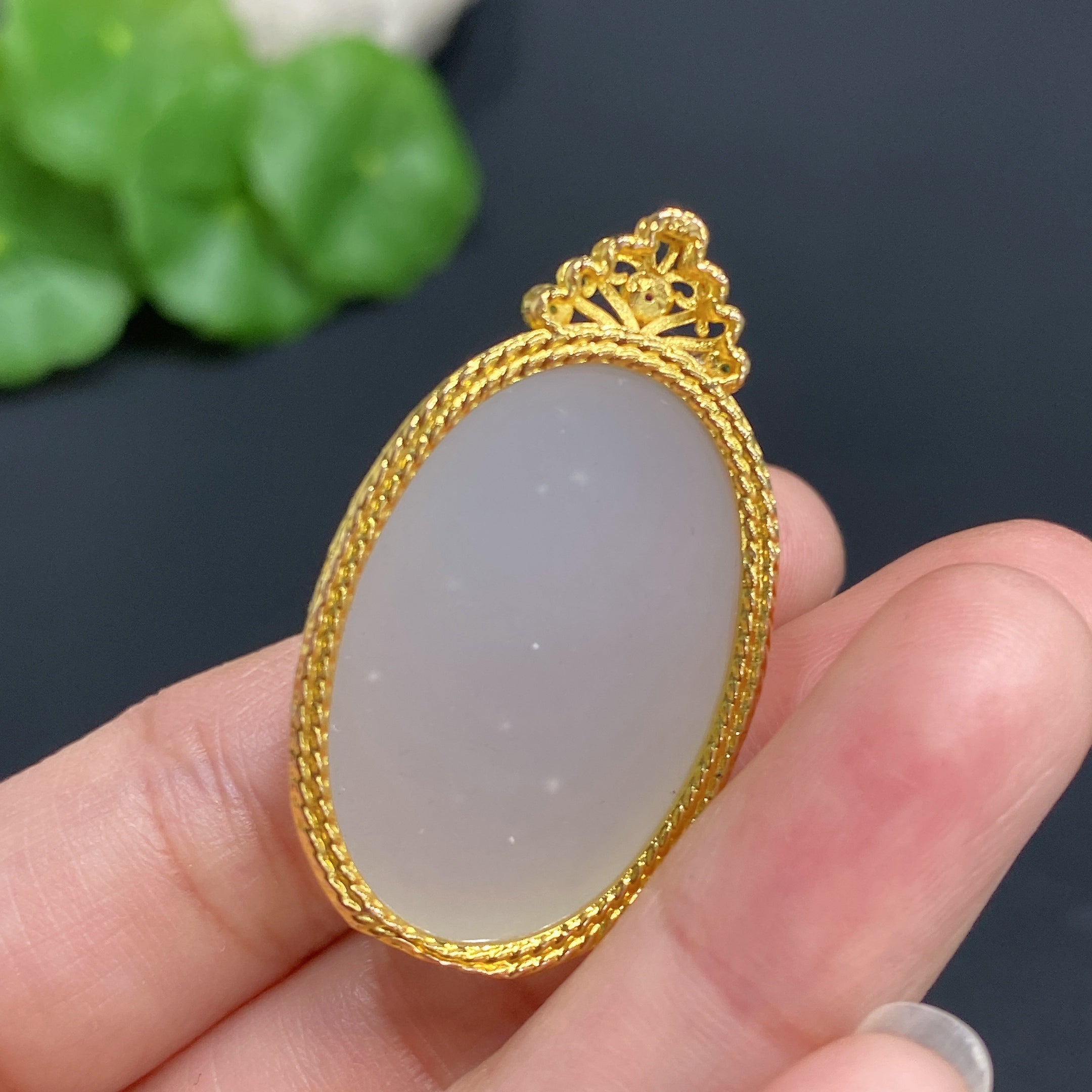 Hetian Jade Inlaid Pendant Suspected Gold-Plated Total Weight Approx. 11.2g