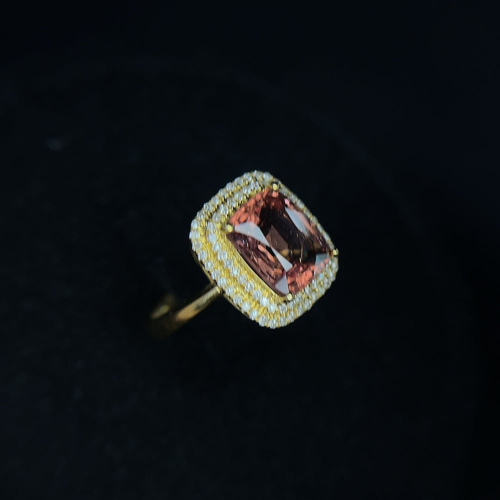HKHQ 18K gold spinel ring with diamond accents, size 14, showcasing a vibrant gemstone and elegant design.