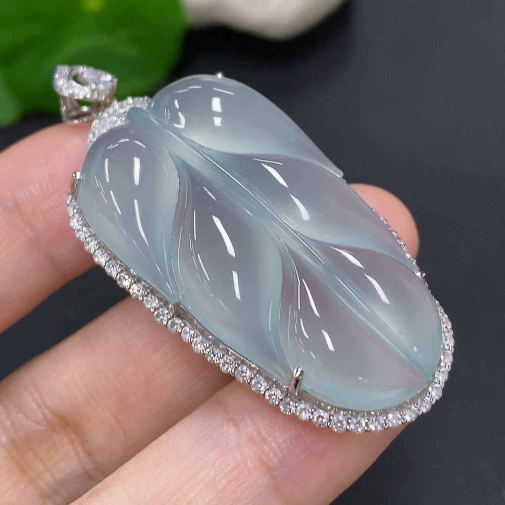 Jadeite Leaf Inlaid Pendant 18K Gold (With Diamond Accents)