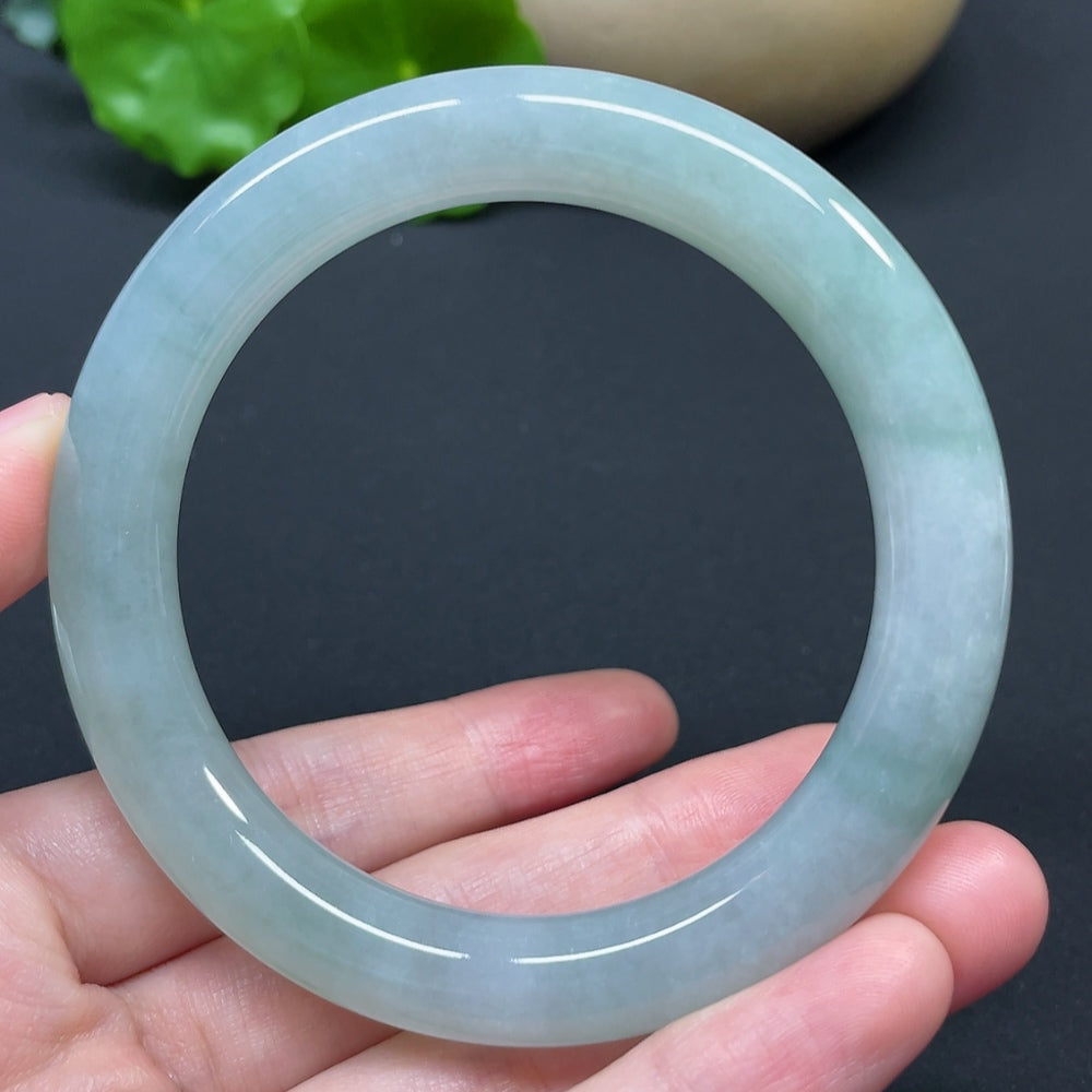 HKHQ Jadeite round bangle in size 56.8 with a weight of 53.94g, showcasing smooth, polished jadeite jewelry.