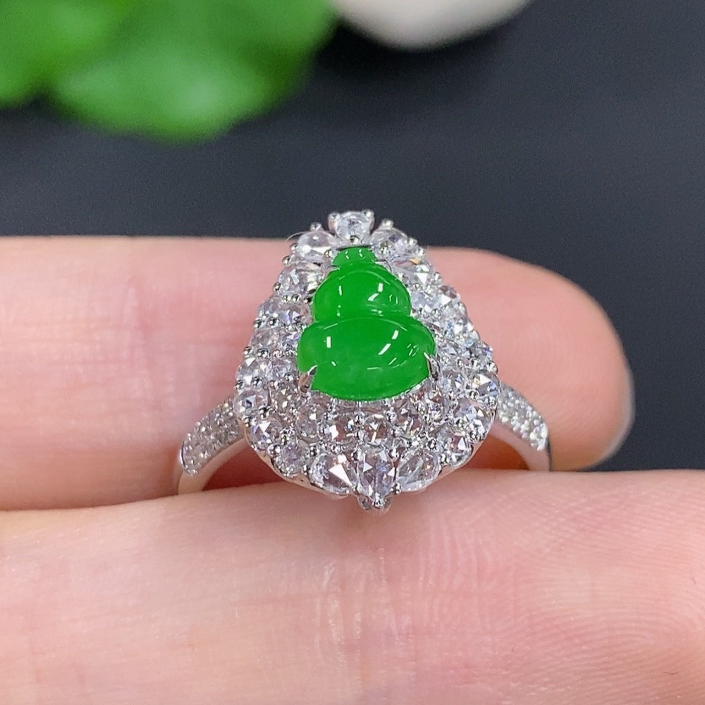 Jadeite gourd inlay ring with diamond accents, 18k gold, size 14, HKHQ brand, weighing approximately 4g.