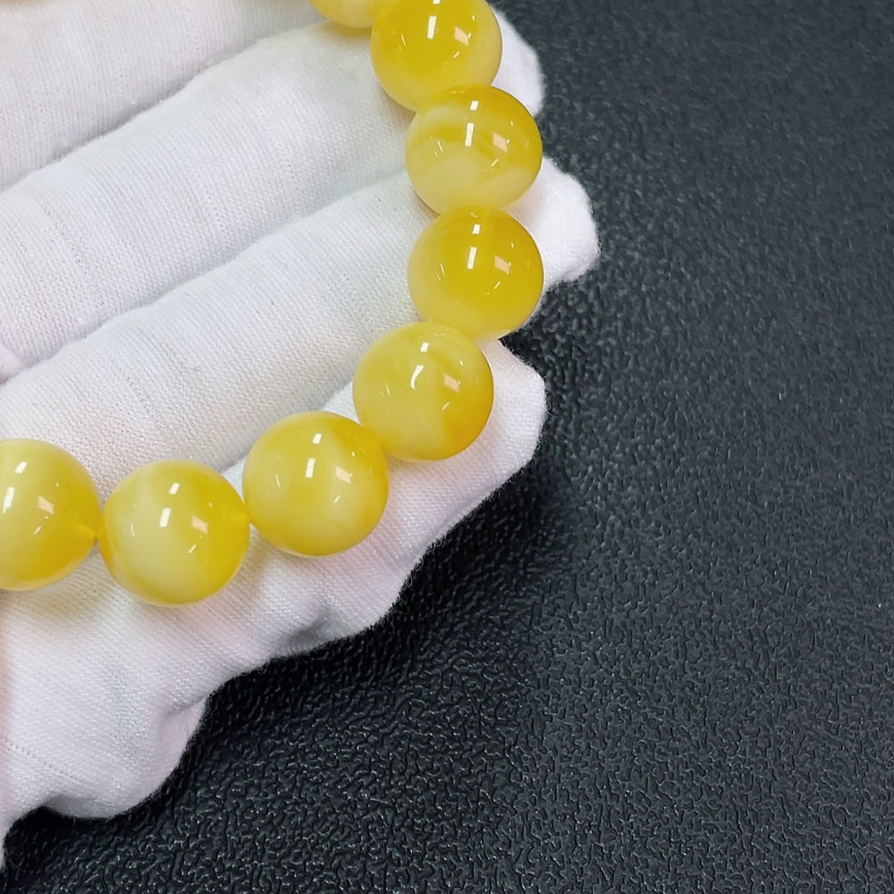 Amber Beeswax Bracelet, Total Weight Approx. 18.54g, Size About 12.6mm
