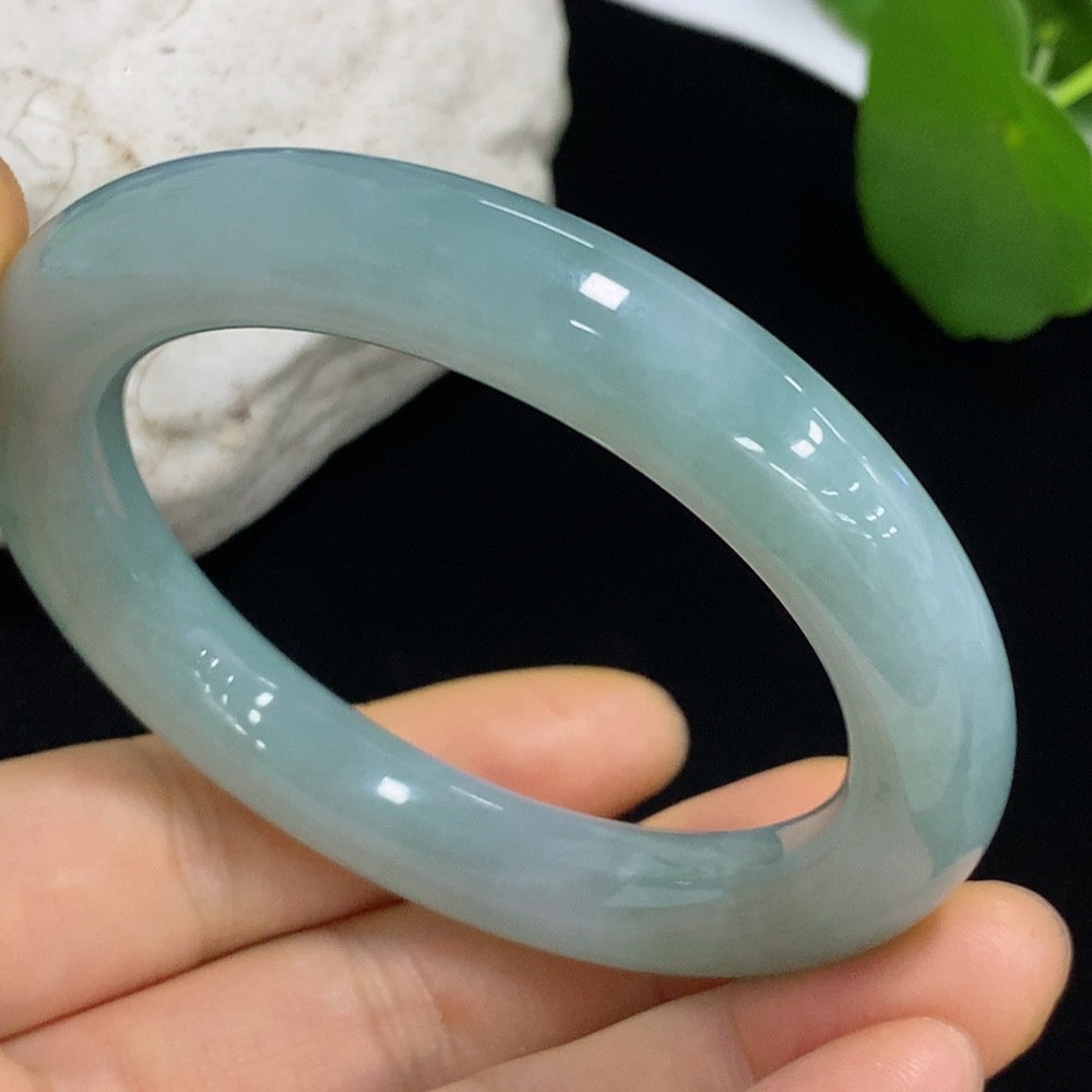 HKHQ jadeite round bangle in size 53.8 with a weight of 57.98g, showcasing smooth, polished jadeite craftsmanship.
