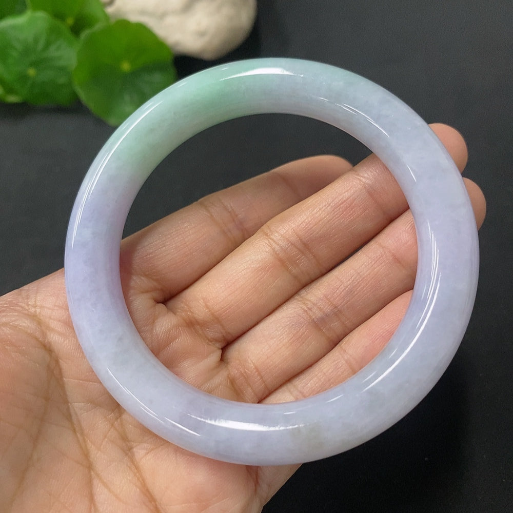 HUILIU HQ jadeite round bangle, 58g, size 55.6mm, featuring smooth, polished jadeite with a glossy finish and vibrant green hue.