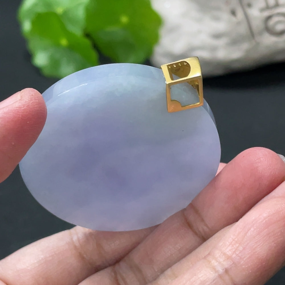 Jadeite plain pendant with 18K gold clasp and diamond accents, crafted by HUILIU HQ, weighs approximately 33.5 grams.