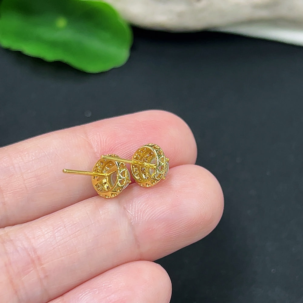 HKHQ jadeite earrings pair with 18K gold and diamond accents, featuring a no imprint design and a total weight of 1.1g.