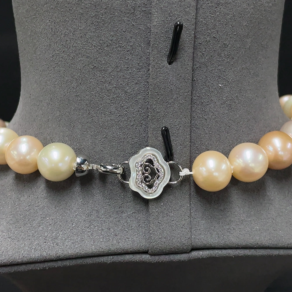 Pearl bead necklace Non-gold Total weight approx. 105.27g Size 12-13.6mm
