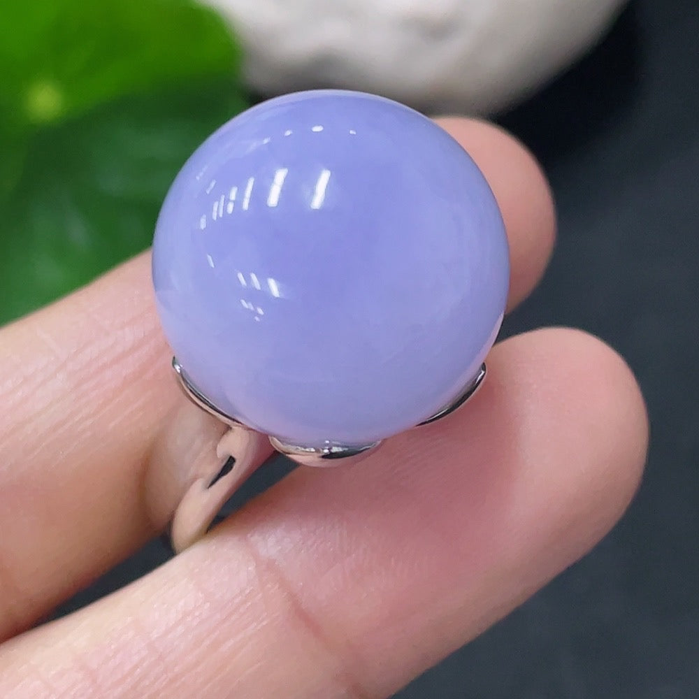 Huiliu Jadeite inlaid ring featuring intricate jade design and craftsmanship, showcasing elegant jewelry craftsmanship.