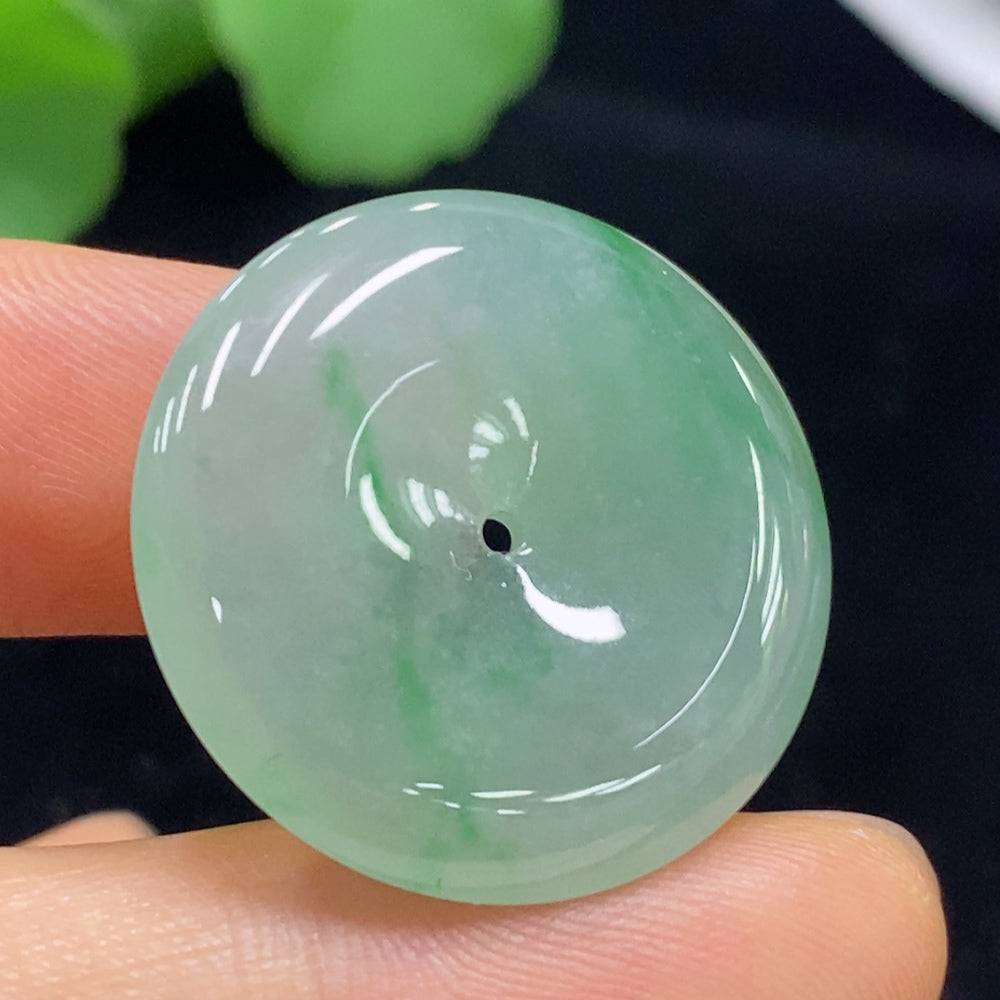 HUILIU HQ jadeite pendant safety buckle weighing approximately 7.55g, featuring smooth green jade with polished finish.