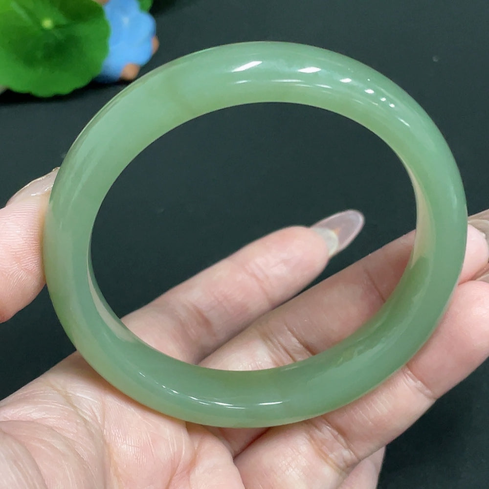Hetian Jade Round Bangle, Loop Size 59.7, Total Weight Approx. 55.2g