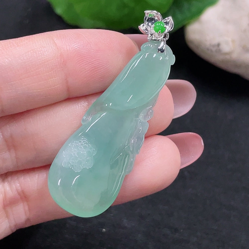 Jadeite Pendant 18K Gold Total Weight Approx. 9g