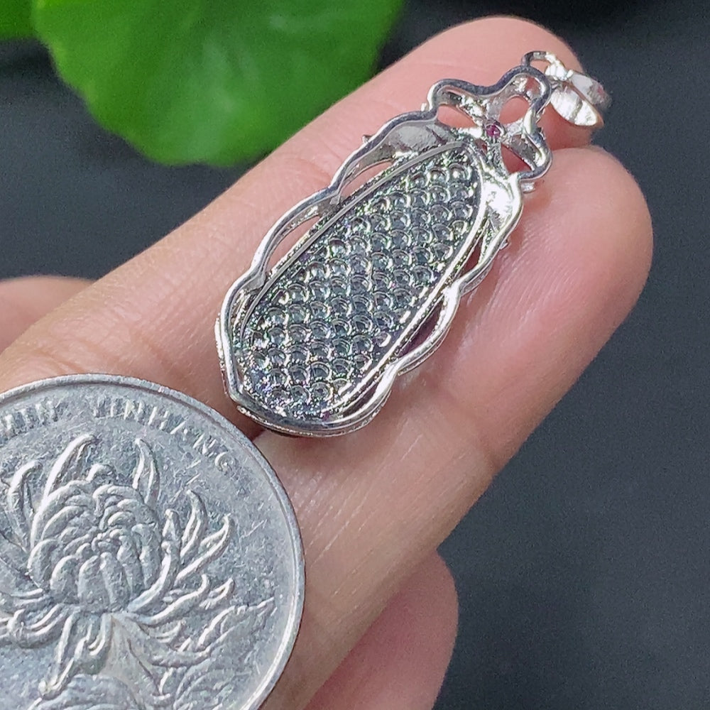 Jadeite Inlaid Lucky Bean Pendant AU44% Total Weight Approx.2.64g