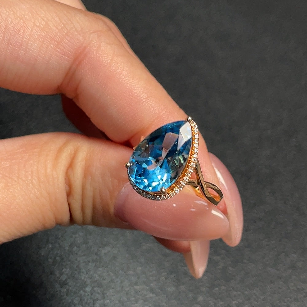 18K Topaz Ring, Color Origin Undetermined, Accented with Diamonds, Total Weight Approx. 3.51g, Size 14