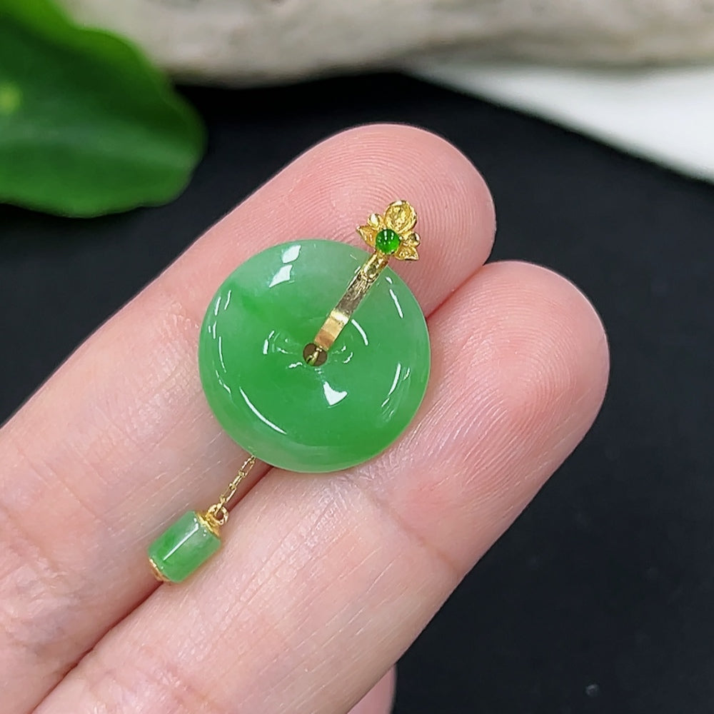 Jadeite Peace Knot Pendant 18K Gold