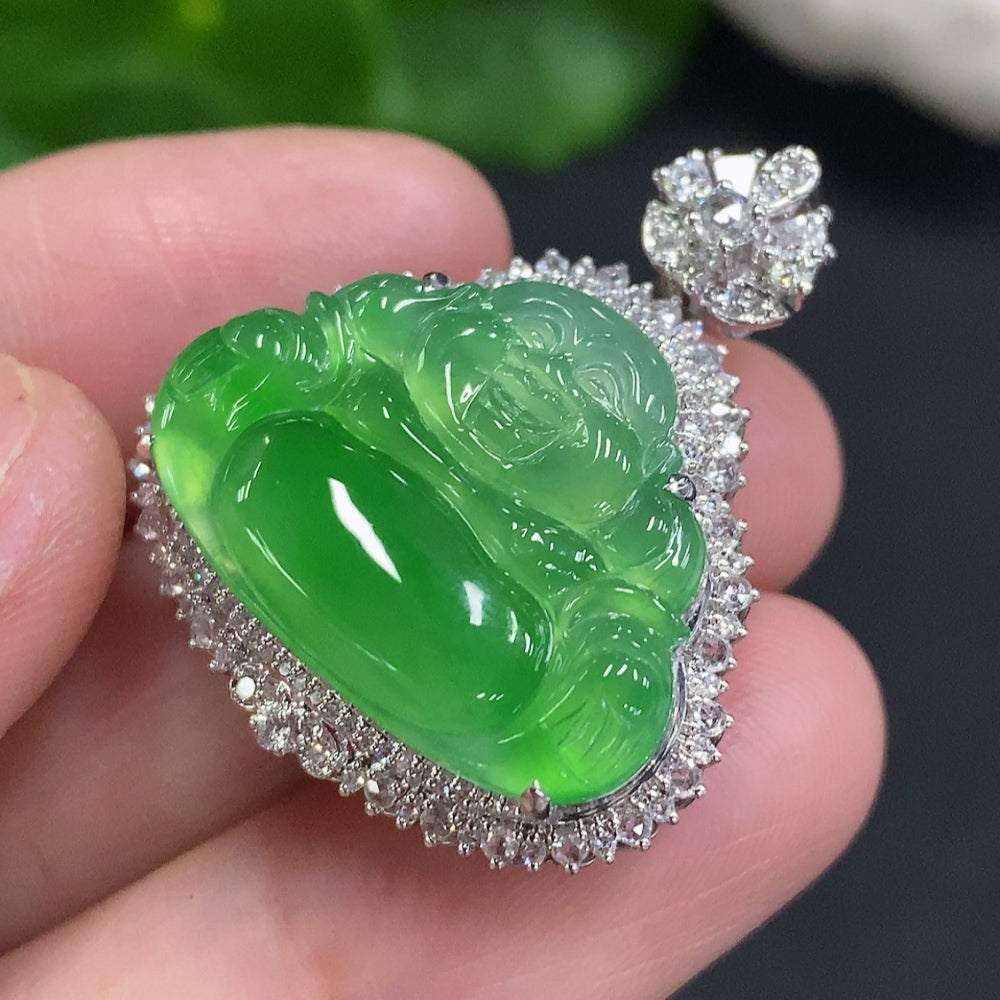 Jadeite Buddha Pendant with 18K Gold Setting, Total Weight Approx. 7.2g (Diamond Accented)