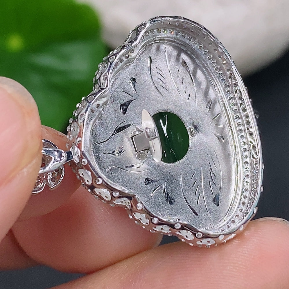 Jadeite Buddha Inlaid Pendant 18K Gold Total Weight Approx. 4.4g (With Diamond Accents)
