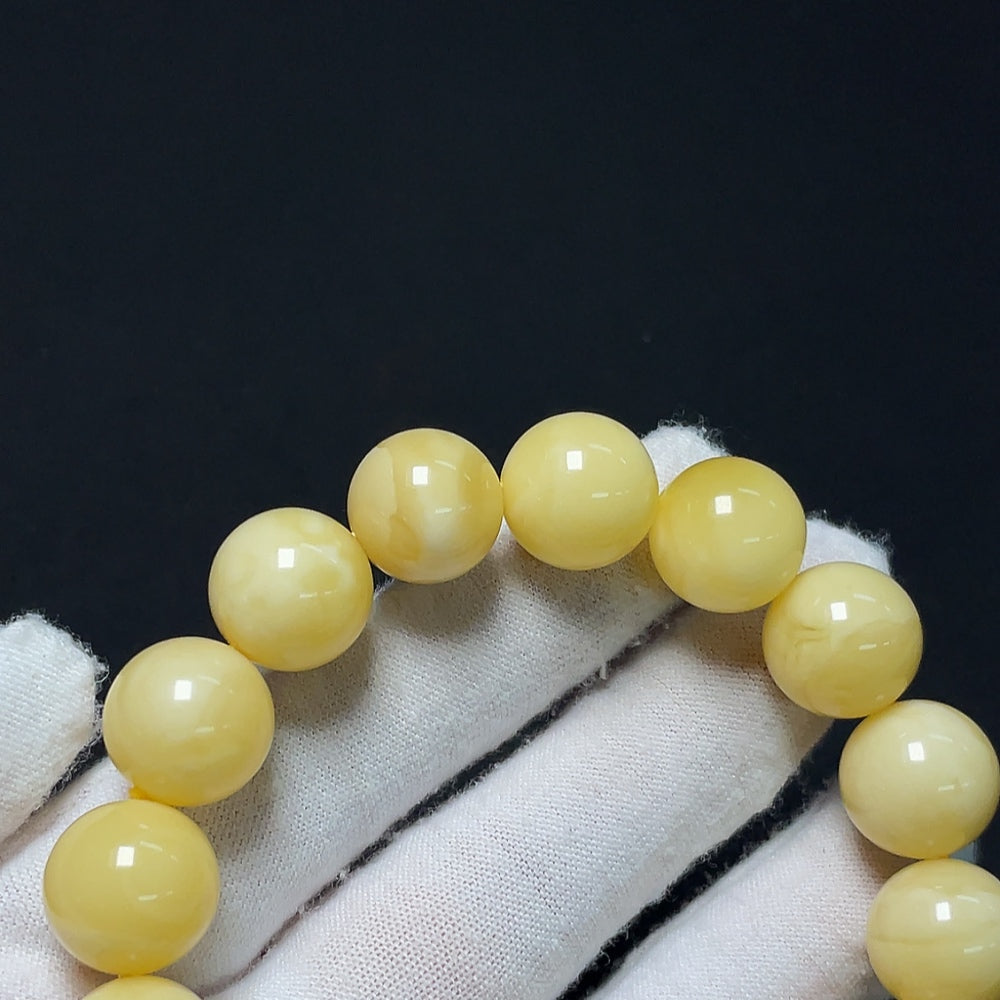 Amber Beeswax Bracelet, Total Weight Approx. 22.8g, Size About 13.1-13.8mm
