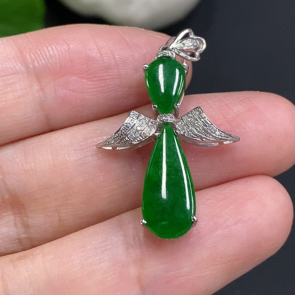 Colgante de jadeíta con montura de oro de 18K, peso total aprox. 1.9g (con acentos de diamantes)