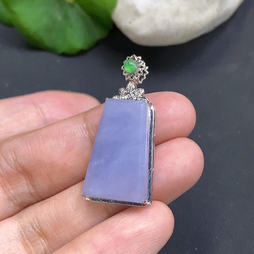 Jadeite Plain Pendant Pendant with 18K Gold Setting, Total Weight Approx. 3.8g