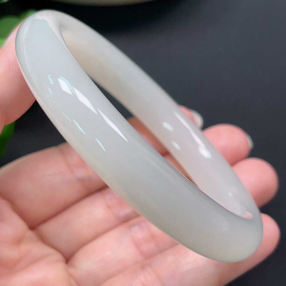 HKHQ Hetian Jade round bracelet, 59.2mm diameter, approx. 54g weight, featuring smooth polished jade beads.