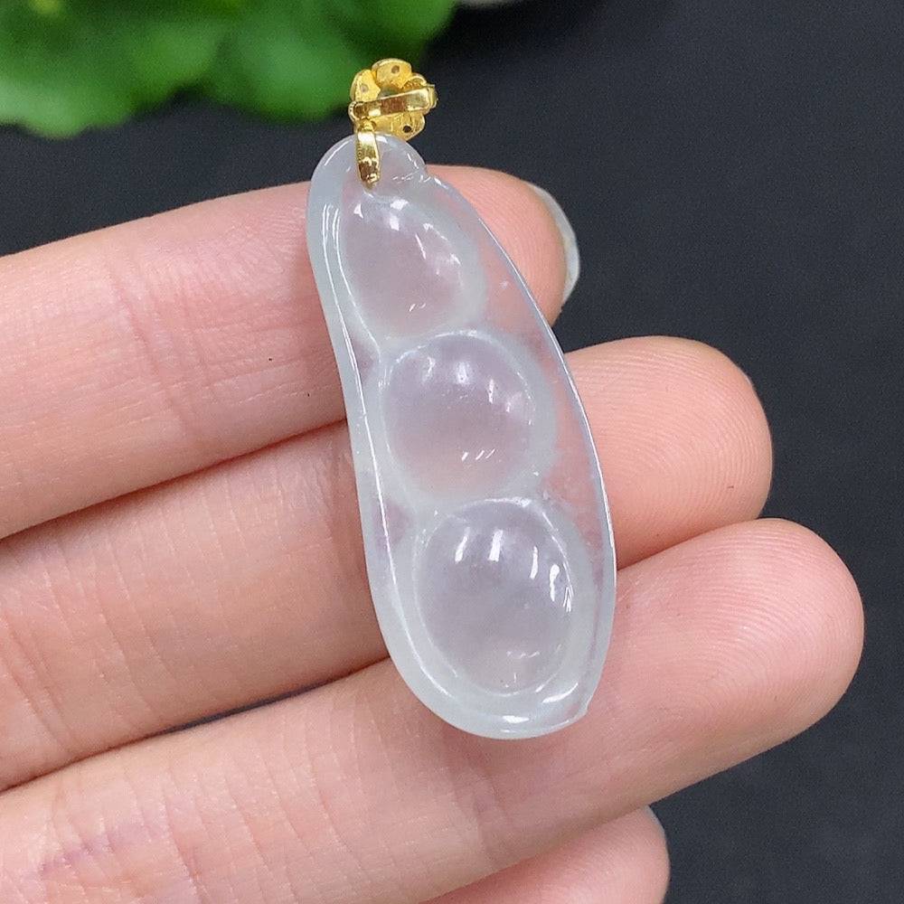 Jadeite lucky bean pendant with 18K gold clasp and diamond accents, crafted by HUILIU HQ, weighing approximately 5g.