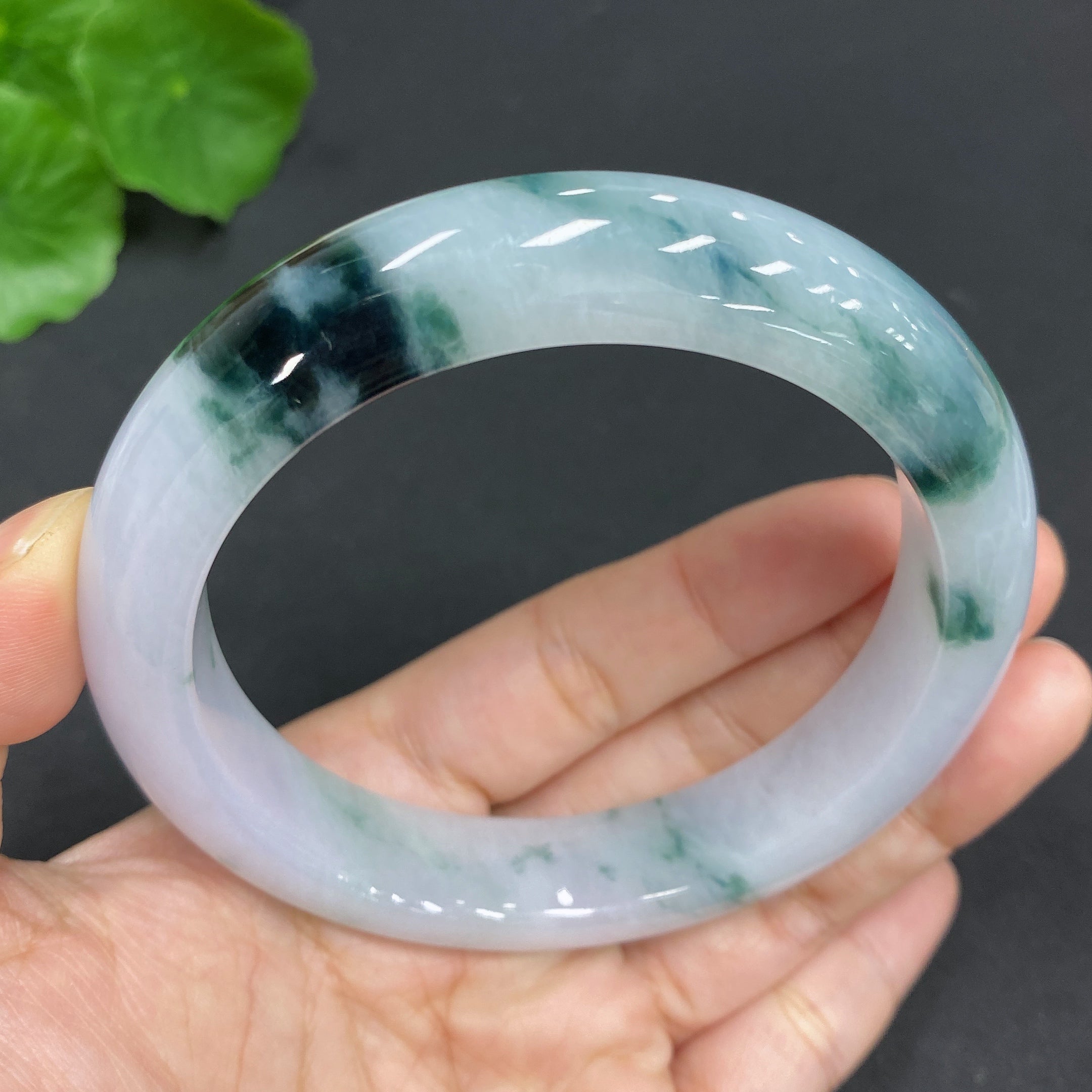Jadeite Round Bangle Size 61.7 Total Weight 79.687g