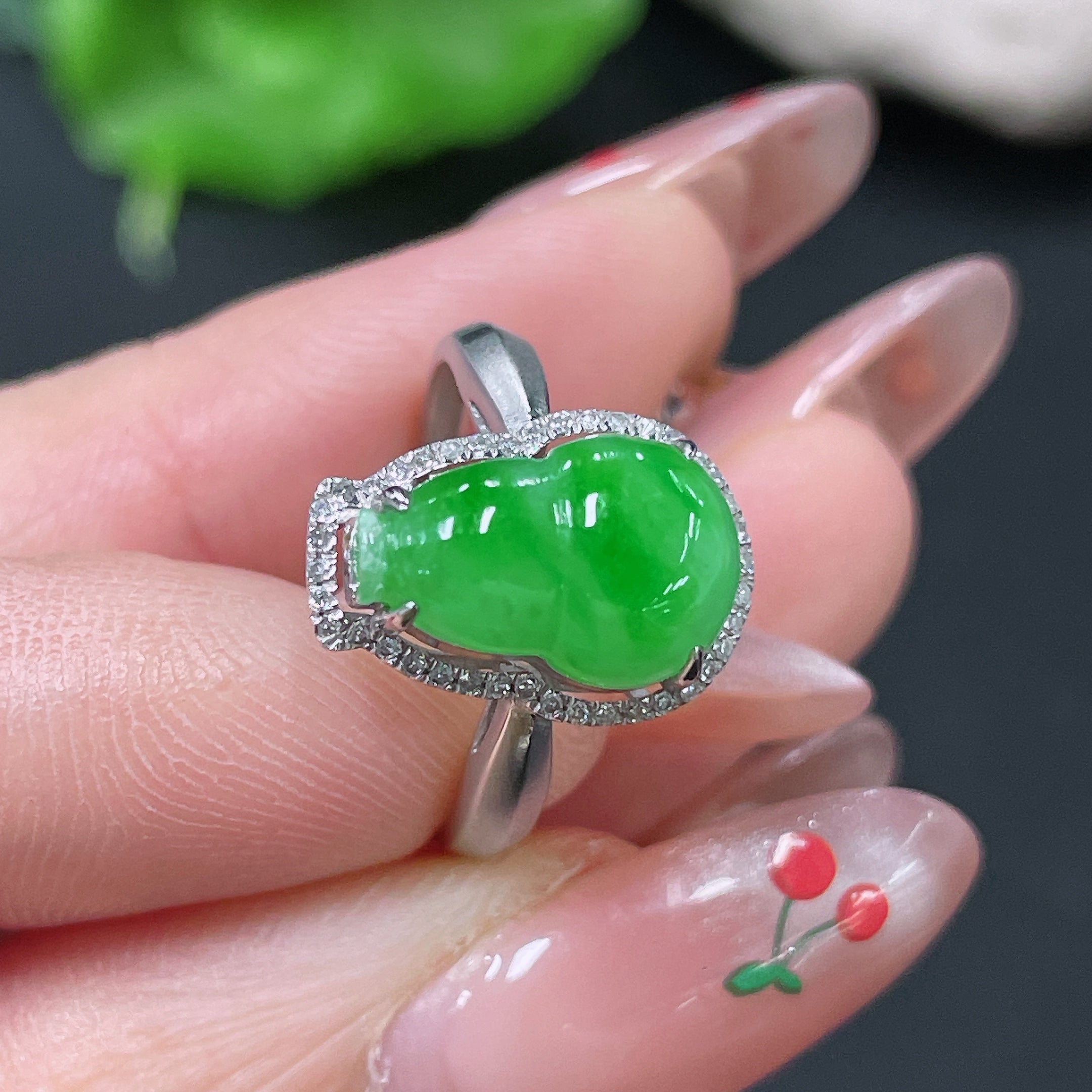 HUILIU HQ jadeite ring in 18k gold set with diamonds, size 11, showcasing the elegant jade gemstone and intricate gold band.