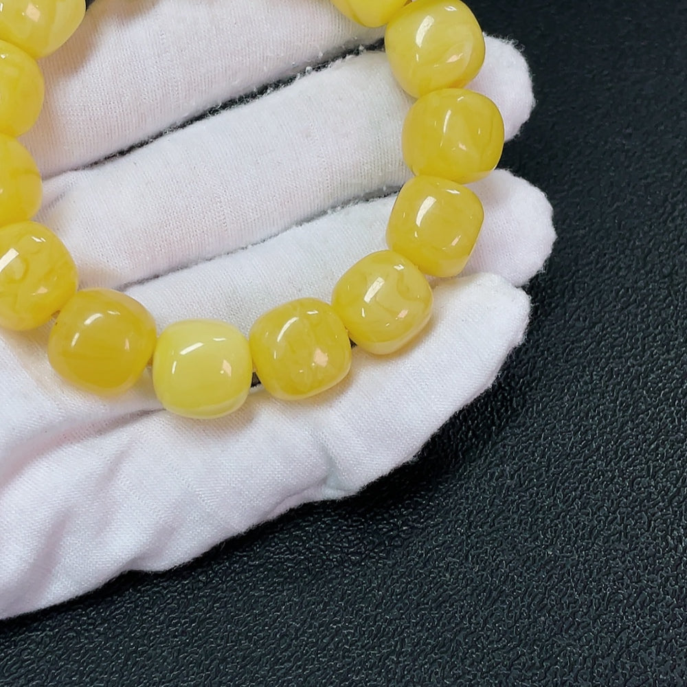 Amber Beeswax Bracelet, Total Weight Approx. 24.85g, Size About 13.2mm