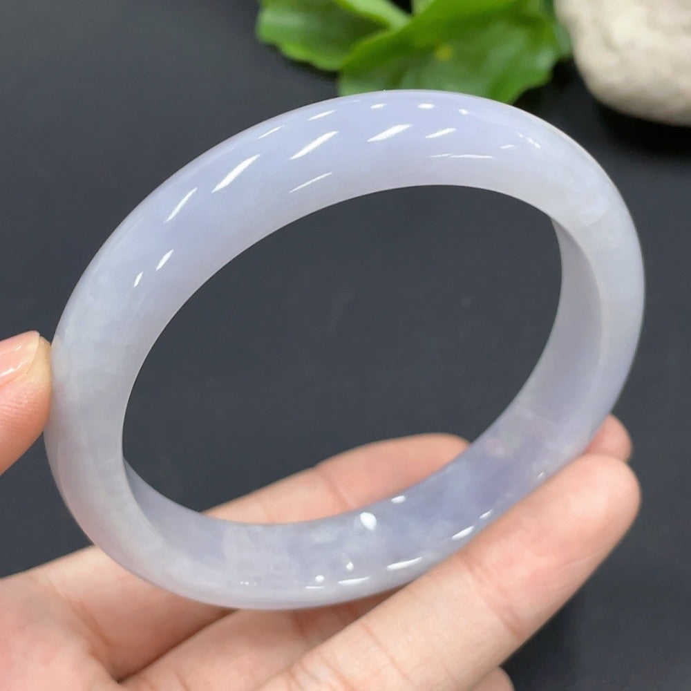 Pulsera Redonda de Jadeíta Tamaño 56.3 Peso Total 46.844g