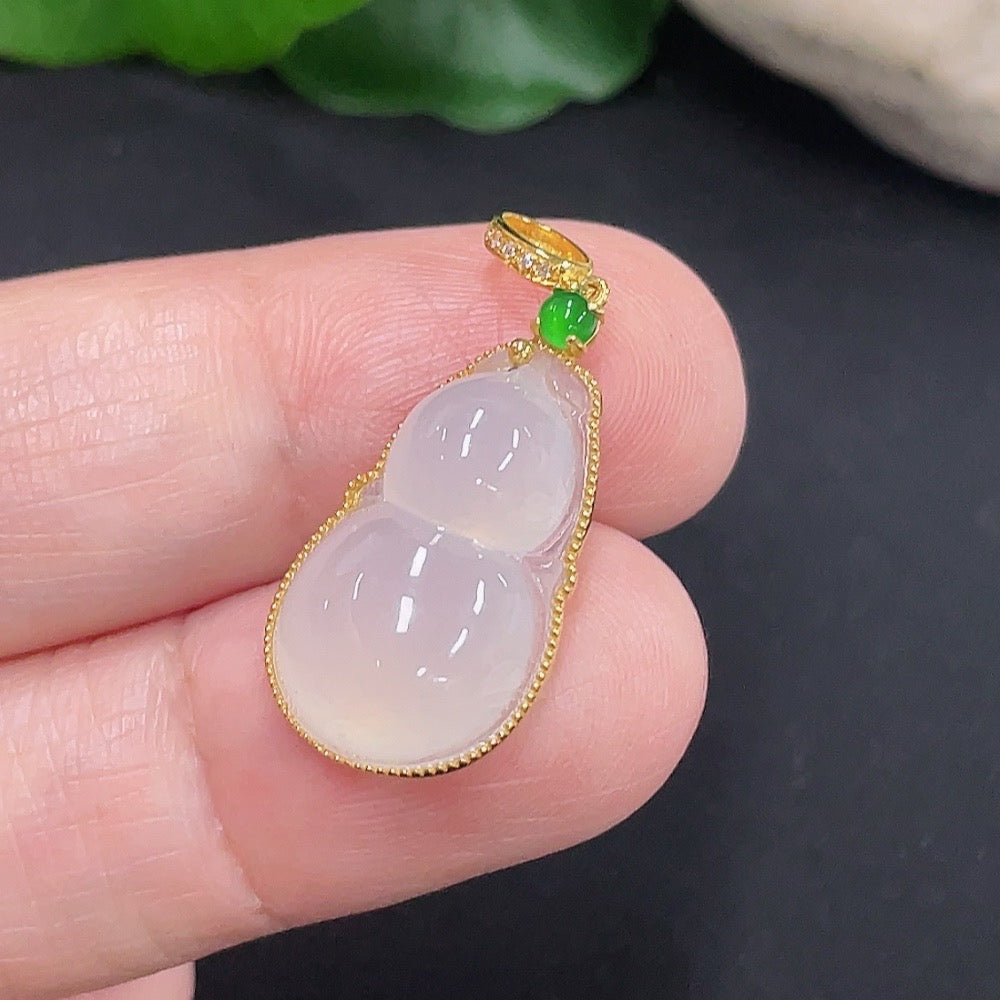 Jadeite Gourd Inlaid Pendant 18K Gold Total Weight Approx. 2.3g (With Diamond Accents)