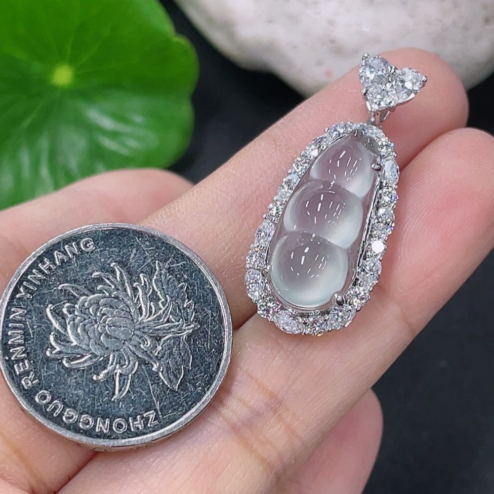 Jadeite Inlaid Lucky Bean Pendant 18k Non-Diamond Total Weight Approx. 3.87g