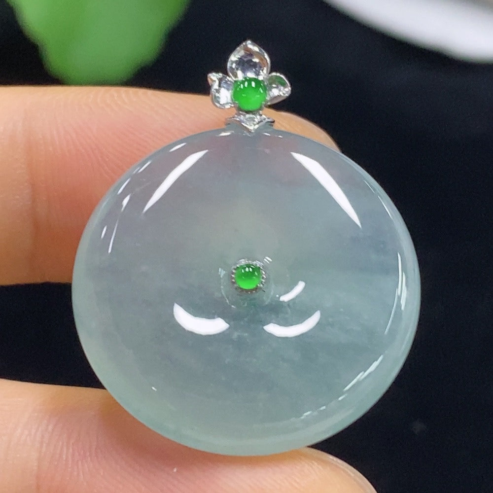 HUILIU HQ jadeite pendant with peace knot design, 18k gold setting and diamond accents, weight approx. 7.05g, detailed and elegant jewelry piece