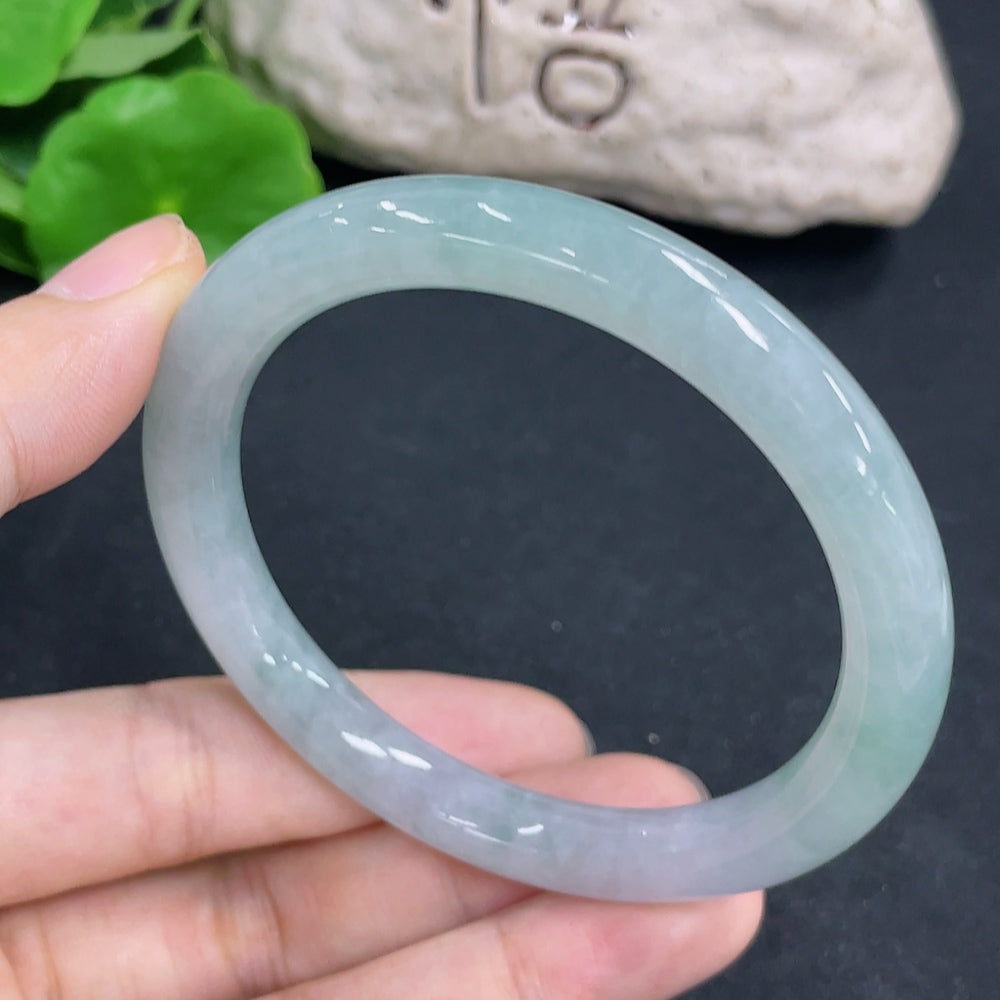 Jadeite Round Bangle