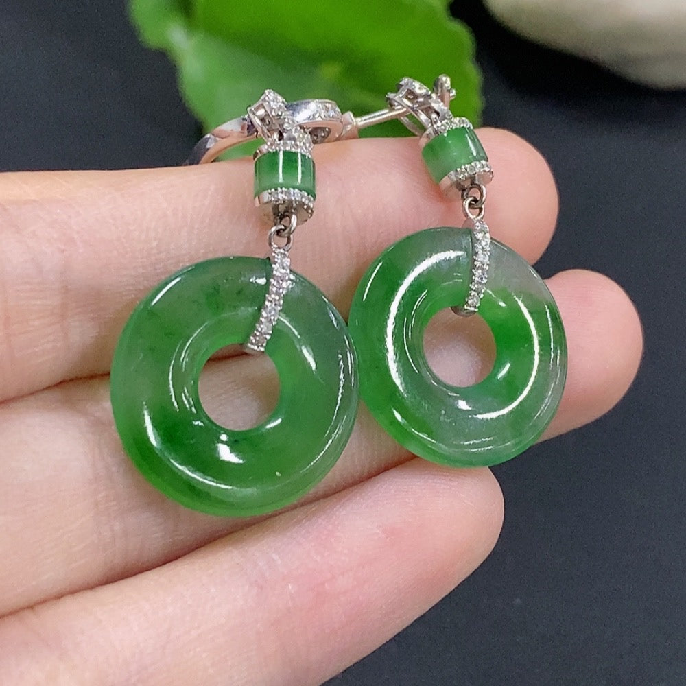 18k gold Jadeite donut earrings with diamond accents, no stamp, weighing approx. 6.7g, by HKHQ, featuring inlaid jade design.