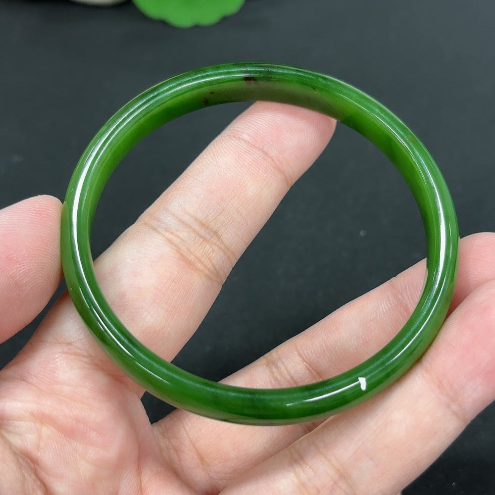 HKHQ green Hetian Jade round bracelet with 57.2mm diameter and 20.4g weight, showcasing smooth polished jade beads.