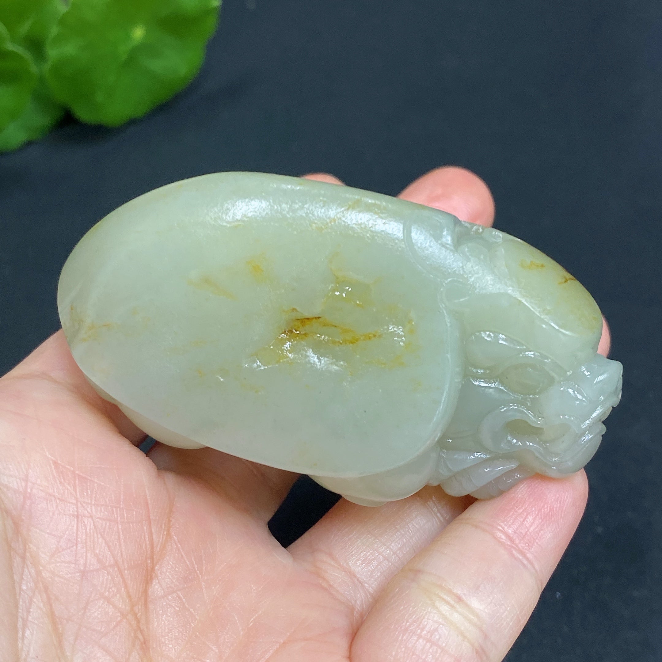 하천옥 손잡이 조각, 용 거북이, 총 중량 약 121.9g, 피부색 출처 미확인
