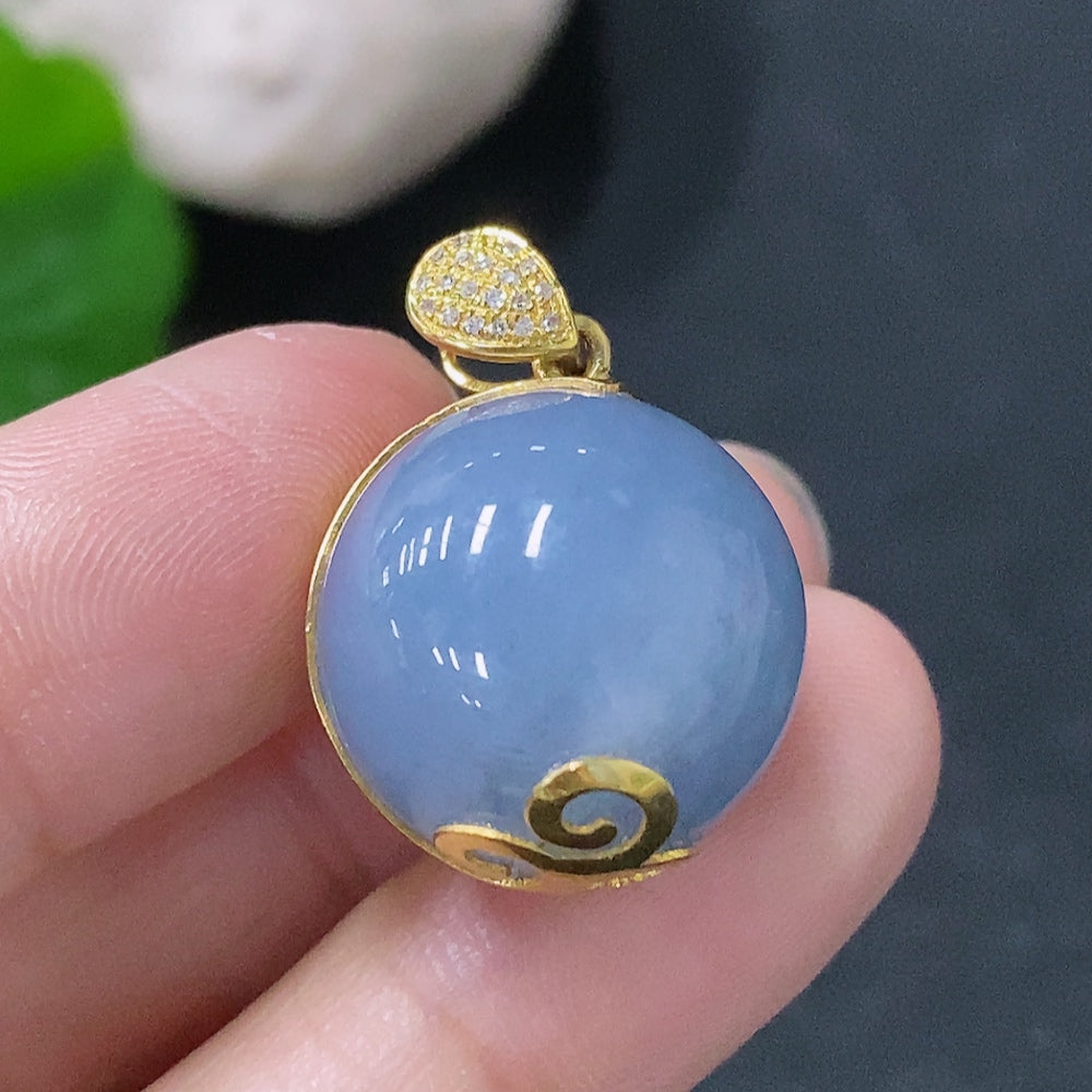Jadeite Beaded Pendant with 18k Gold and Diamond Accents, Total Weight Approx. 9.12g