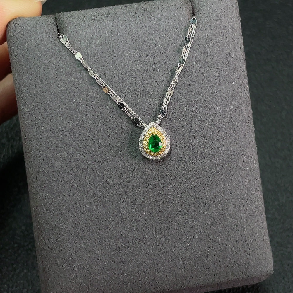 18K Gold Emerald Pendant Clarity Optimized with Diamond Accents (Colorless)