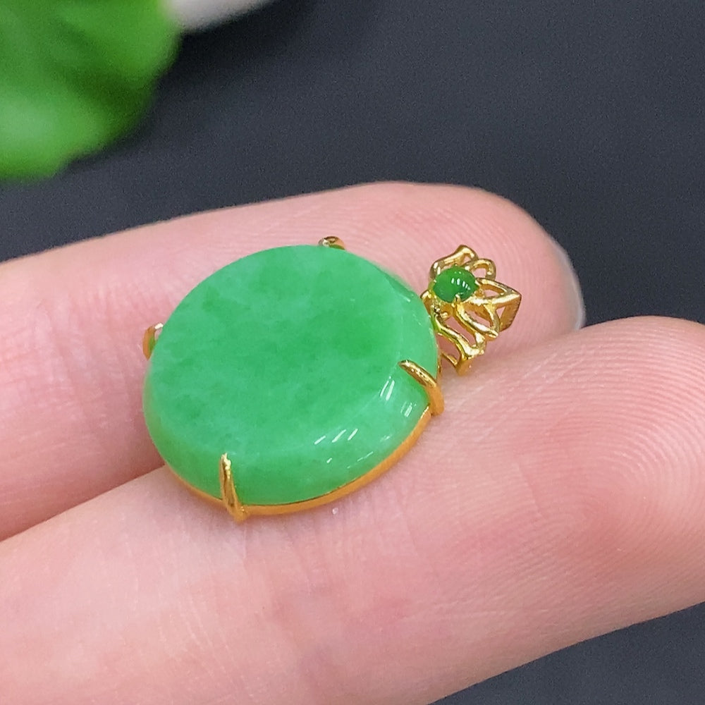 Jadeite Plain Pendant Necklace in 18K Gold, Total Weight Approx. 1.7g