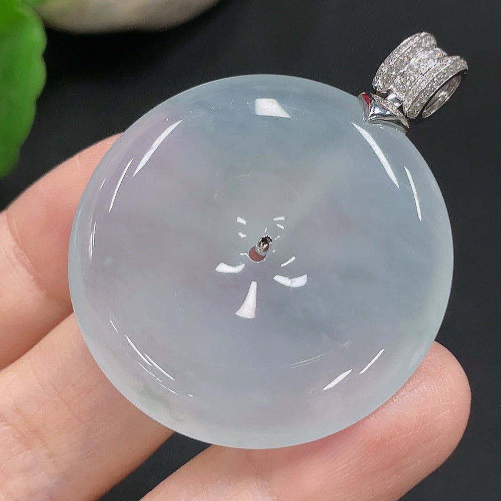 JadeitePeace Pendant with 18K Gold, Total Weight Approximately 17.5g