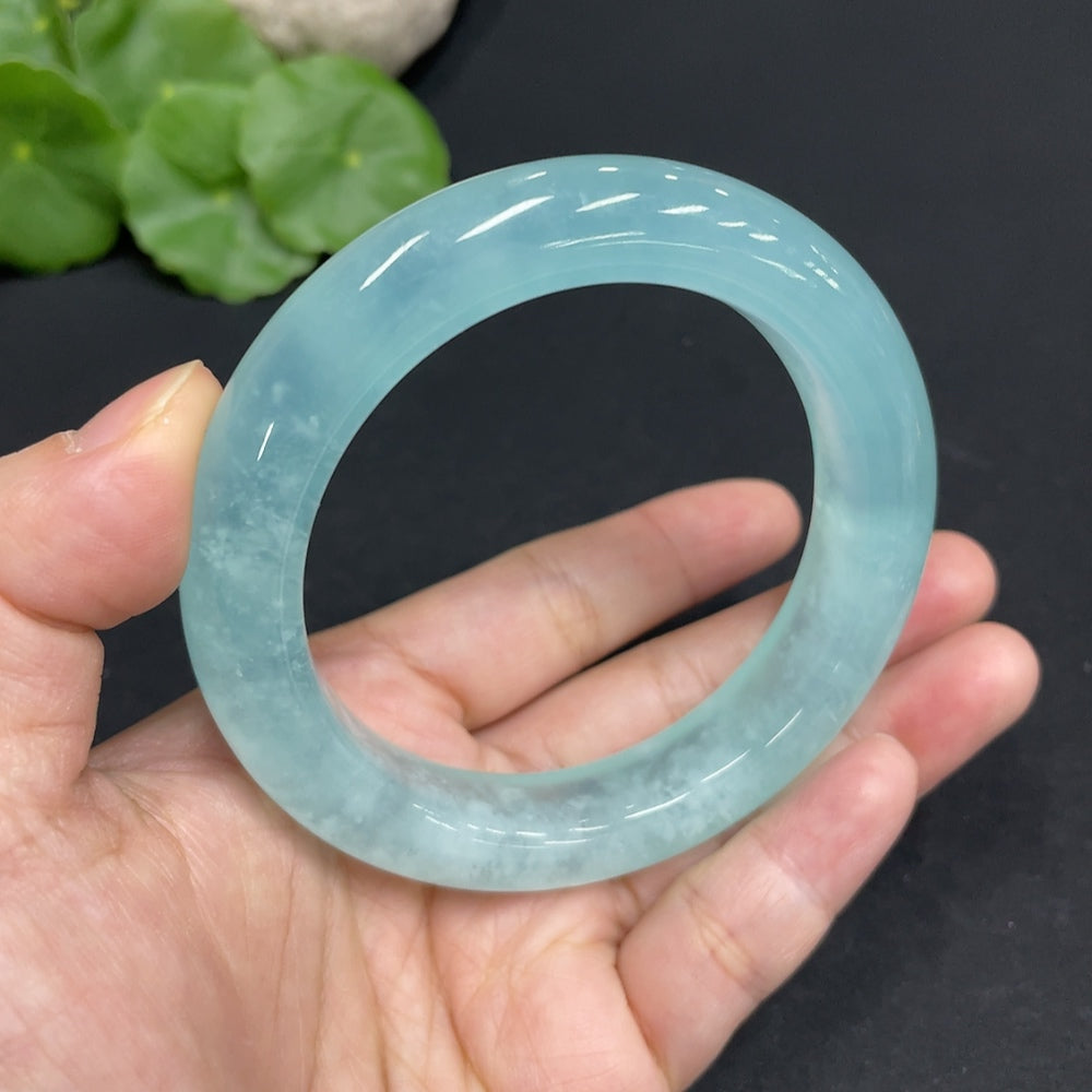 Huiliu Xiuyu Celestial Blue Frost Serpentine Jade circle bracelet, natural polished jade beads, certified by HUILIU HQ.
