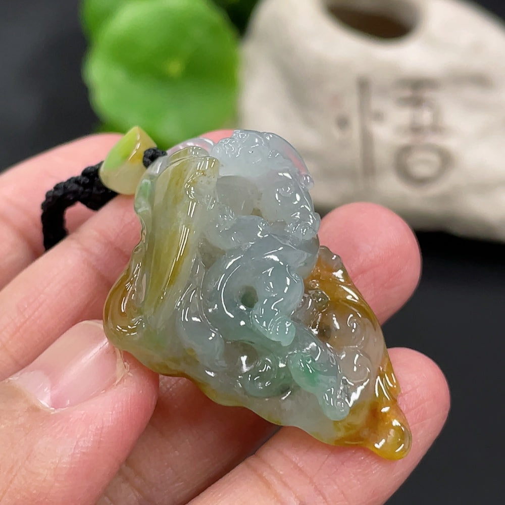 Jadeite dragon pendant from HUILIU HQ, showcasing a detailed green jade dragon design, weighing approximately 16.38 grams.