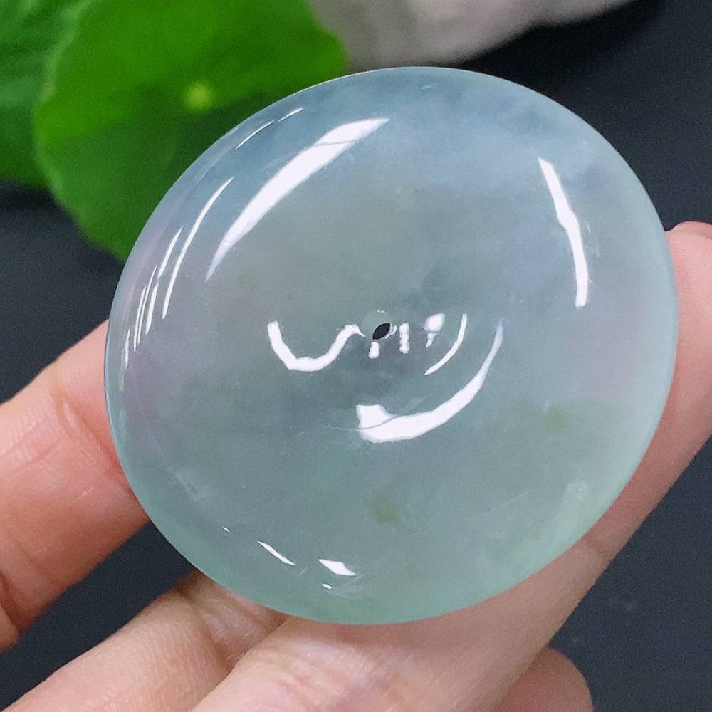 Jadeite pendant featuring a Peace Knot design in green jade, weighing approximately 20.19g, crafted by HUILIU HQ.