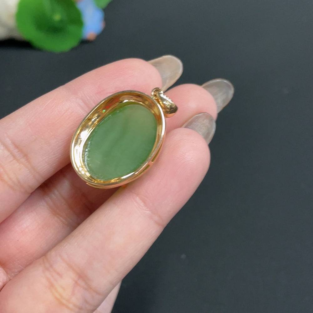 Huiliu Hetian Jade Jasper pendant with diamond accents, inlaid design, showcasing the elegant craftsmanship and vibrant green color.